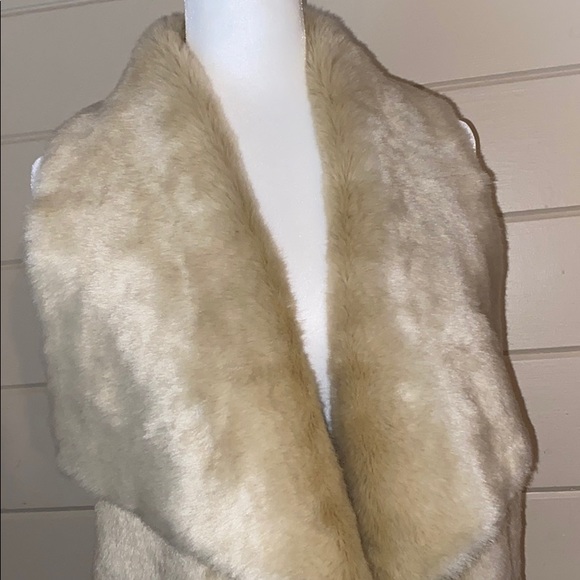 Velvet by Graham & Spencer Reversible Faux Fur Vest Size Small Rare & Sold Out - Picture 11 of 13